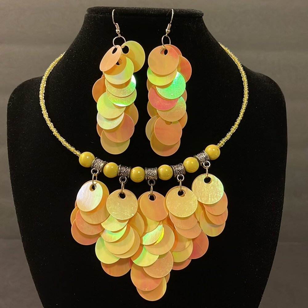 Reflective Circular Necklace with Earrings